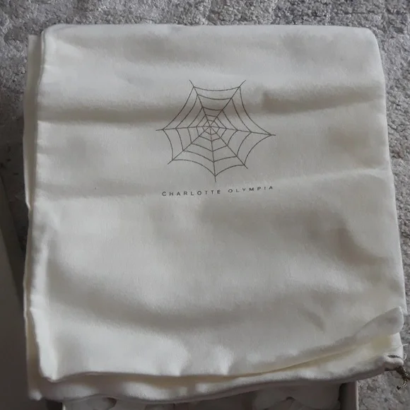 shoes - Picture 2 of 7